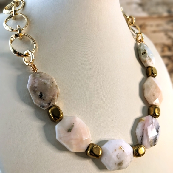 Natural Large Peruvian Pink Opal In Gold Plated Necklace - Picture 4 of 9